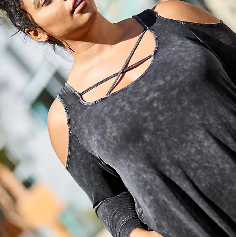 NWT Torrid BlackWash Long sleeve Top Size 0, Large ,12